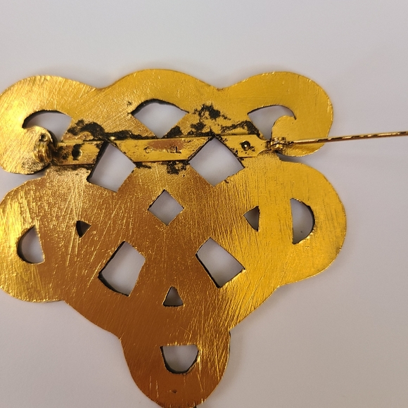 Vintage Chanel brass and simulated pearl drop knot Maison Goossens brooch, 1970s - Picture 11 of 11